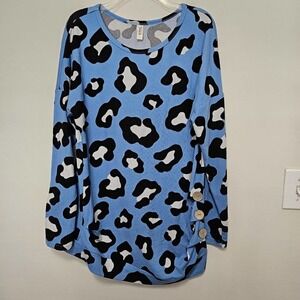 Yincra Women’s Blue Giraffe Print Ruched Button Detail Sweater Size XL